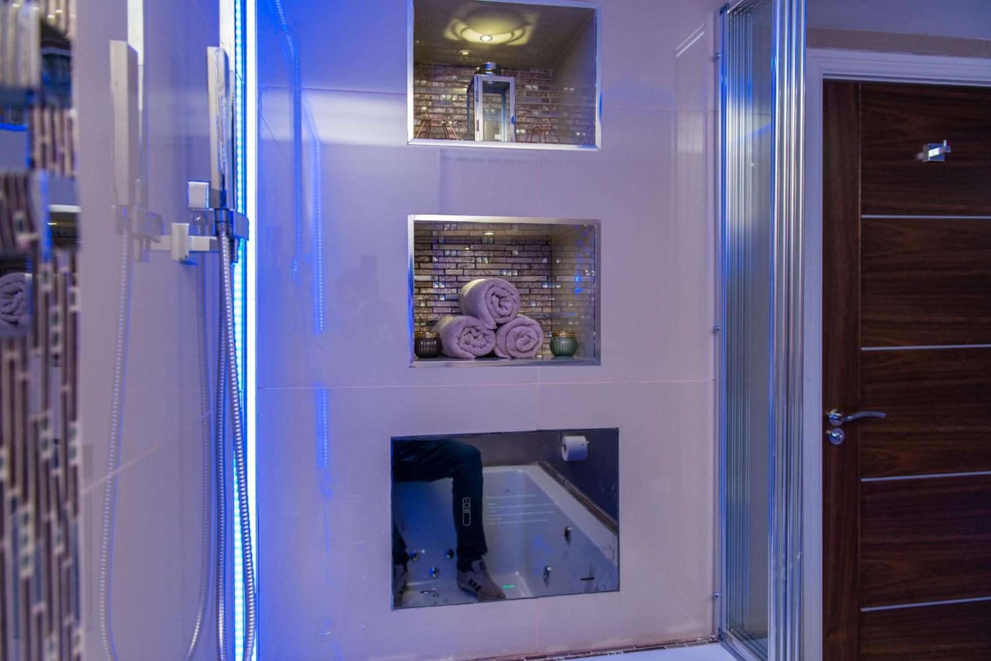 Aphrodite Suites Huddersfield Quarto foto
