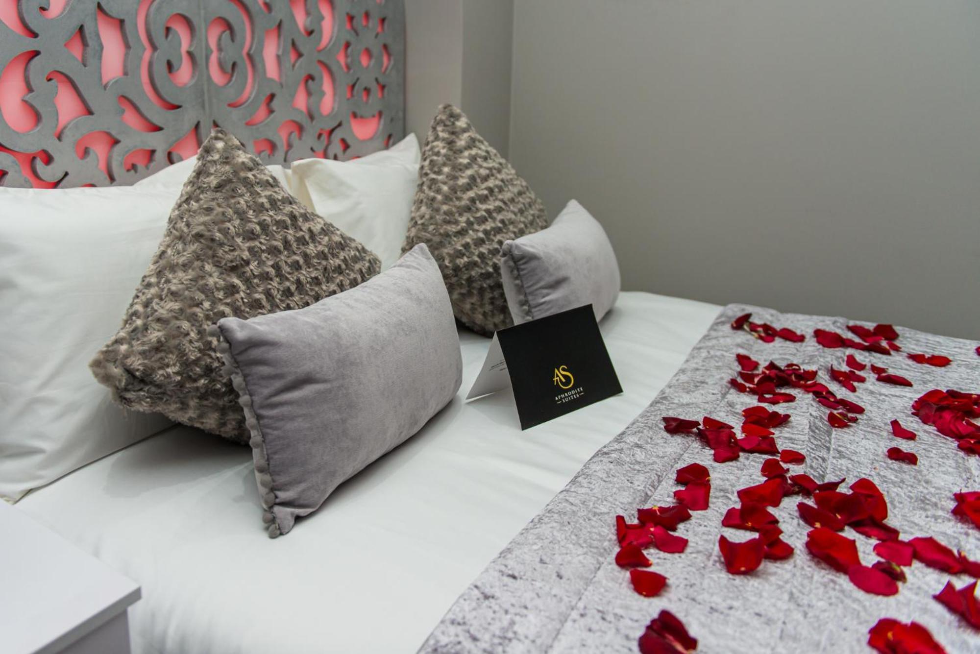 Aphrodite Suites Huddersfield Quarto foto