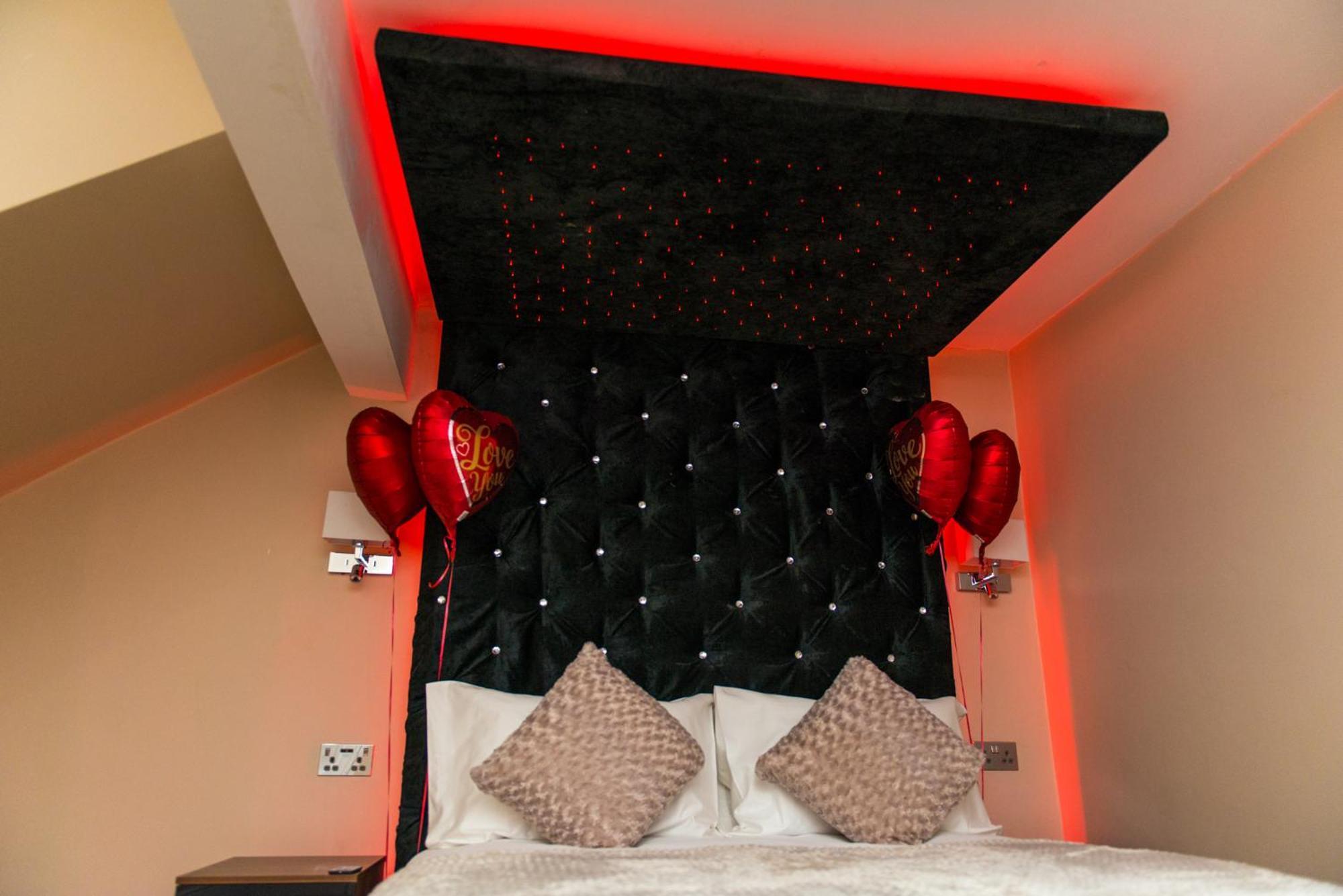Aphrodite Suites Huddersfield Quarto foto