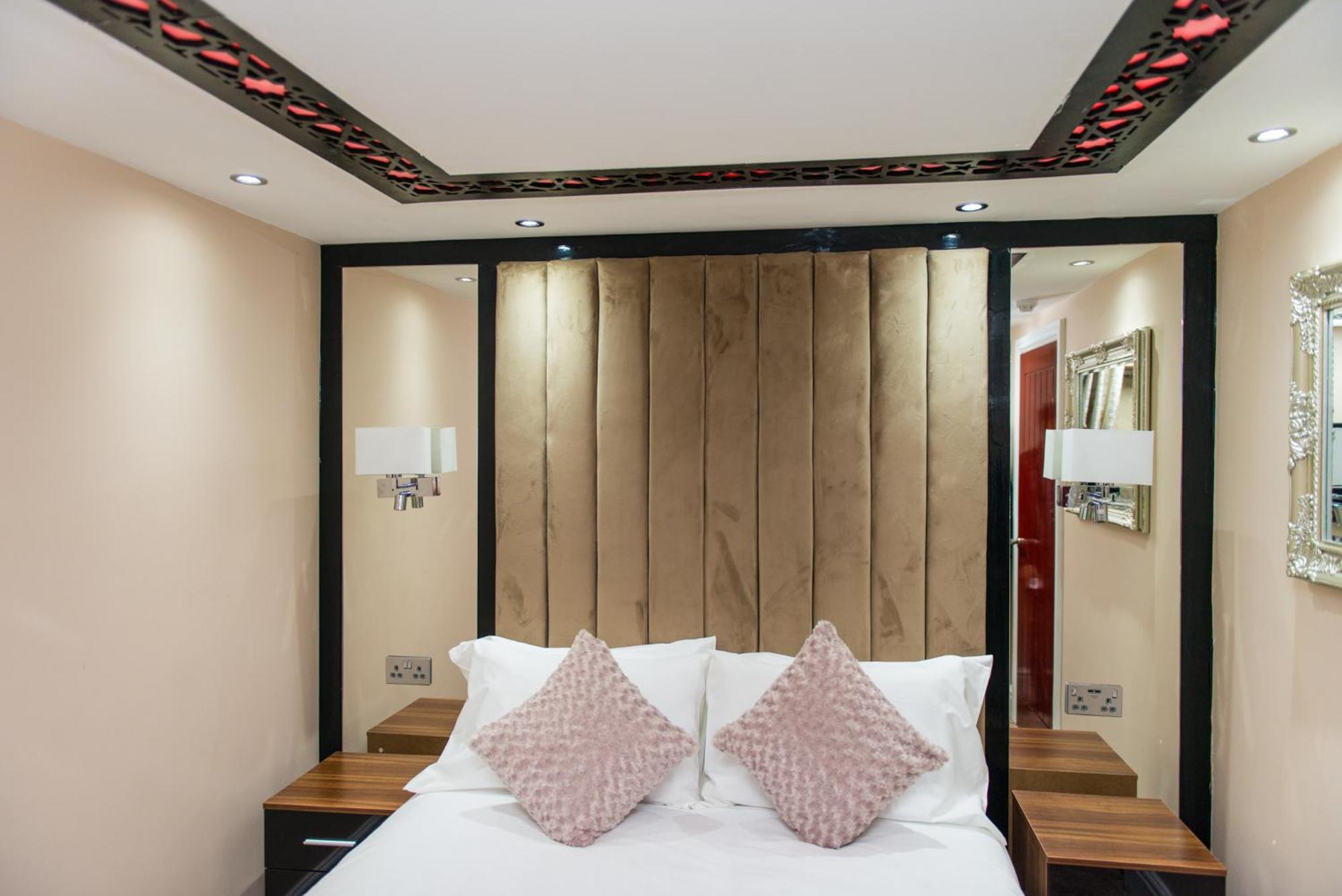 Aphrodite Suites Huddersfield Exterior foto
